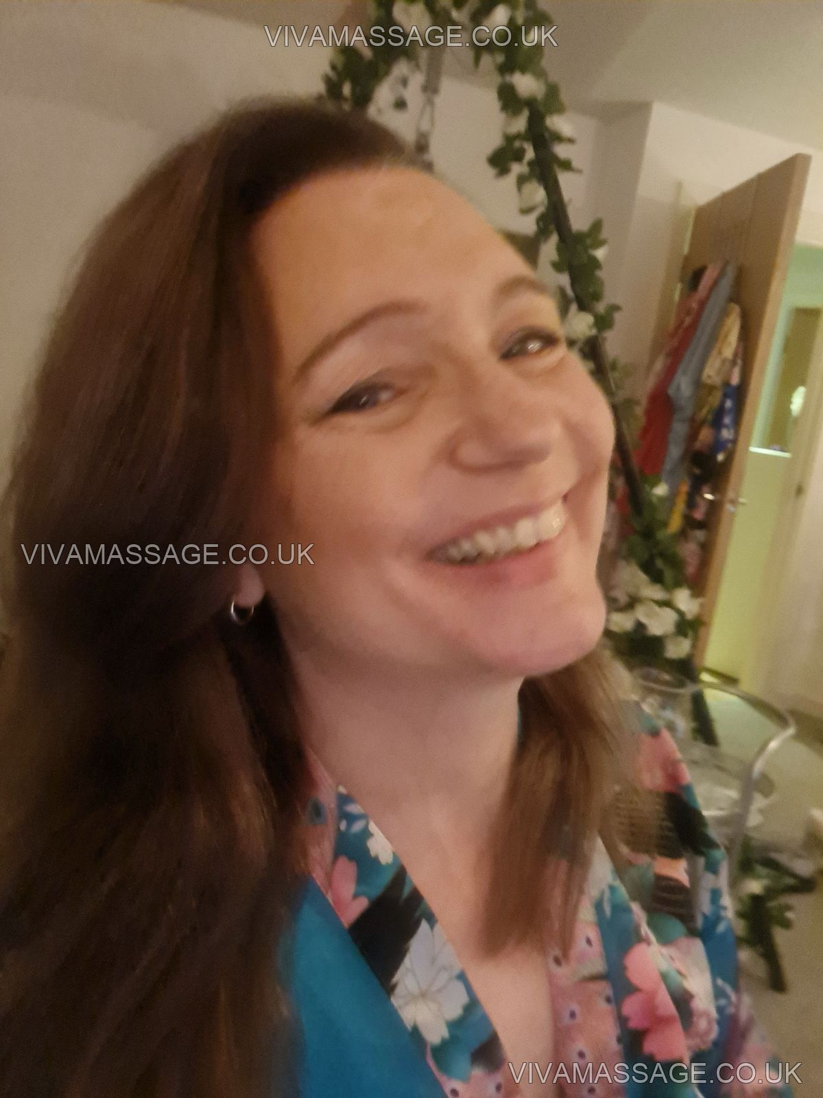 Photo 2 of Kim-American-MILF
