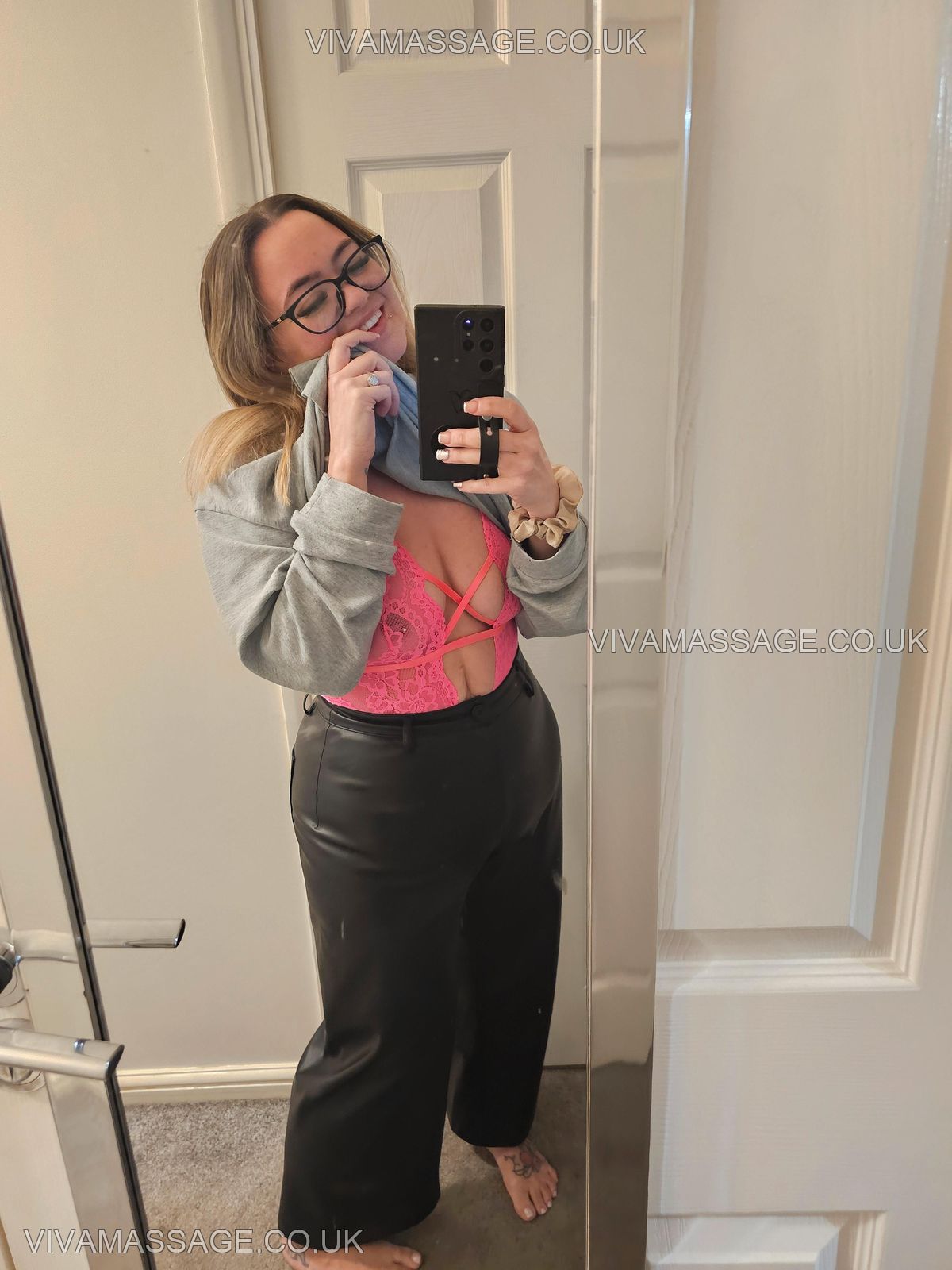 Photo 4 of Hotwife_curvycouple