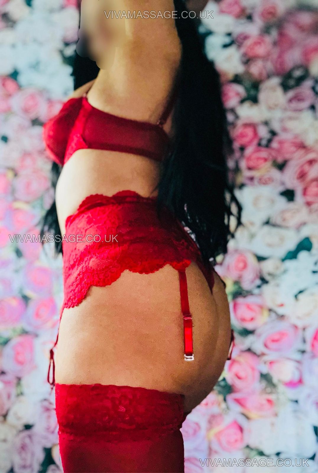 Photo 5 of Izabella Jones