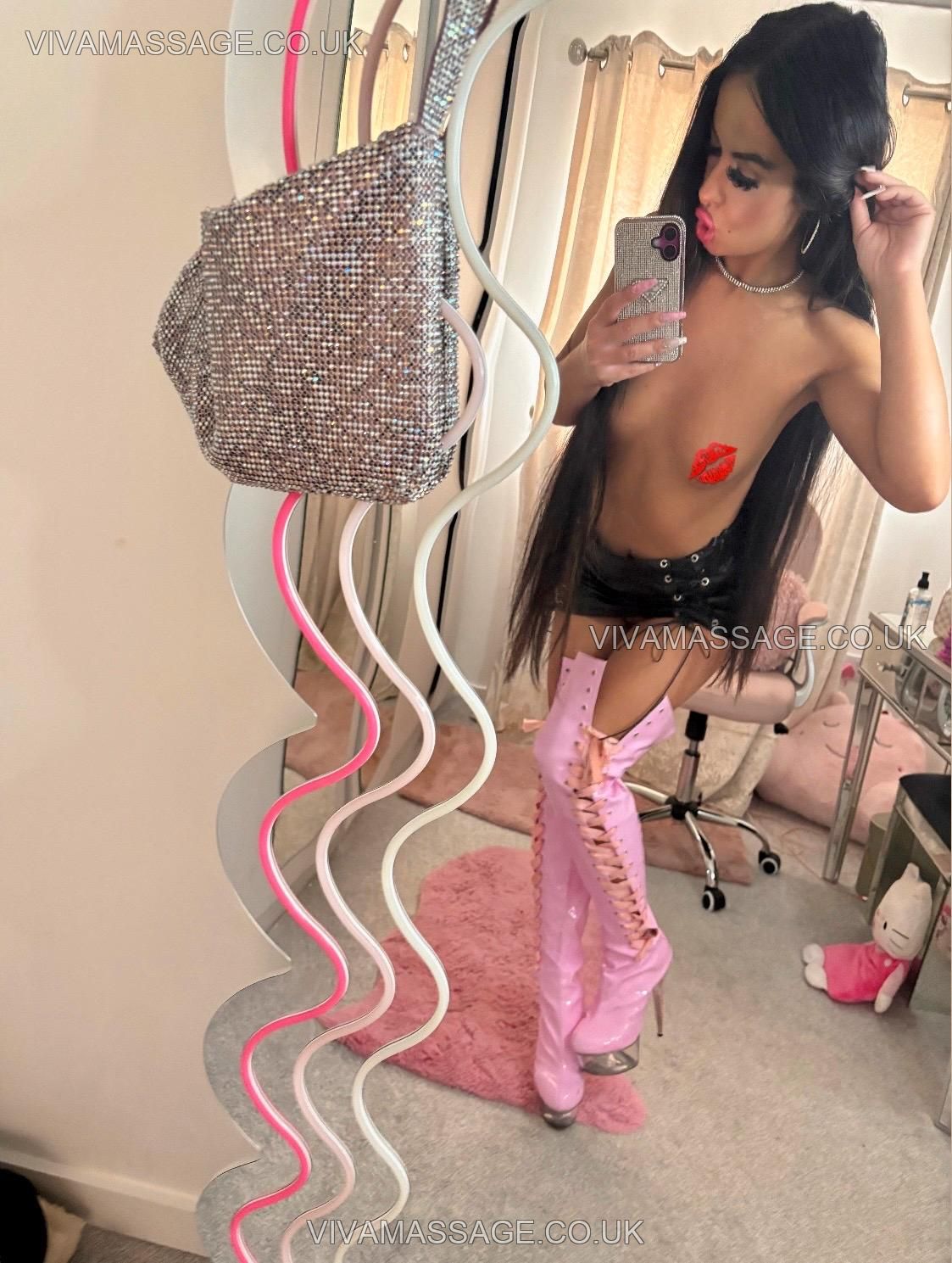 Photo 7 of EnglishBarbieVioletX