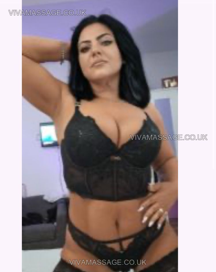 Photo 3 of Ryanna35