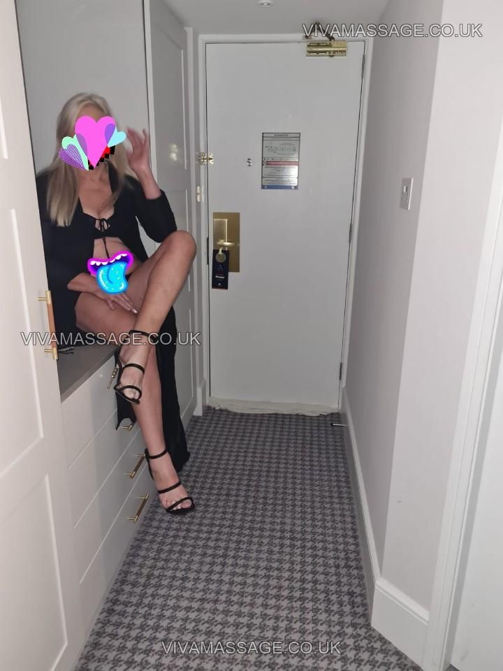 Photo 4 of XENGLISH_SARAHX