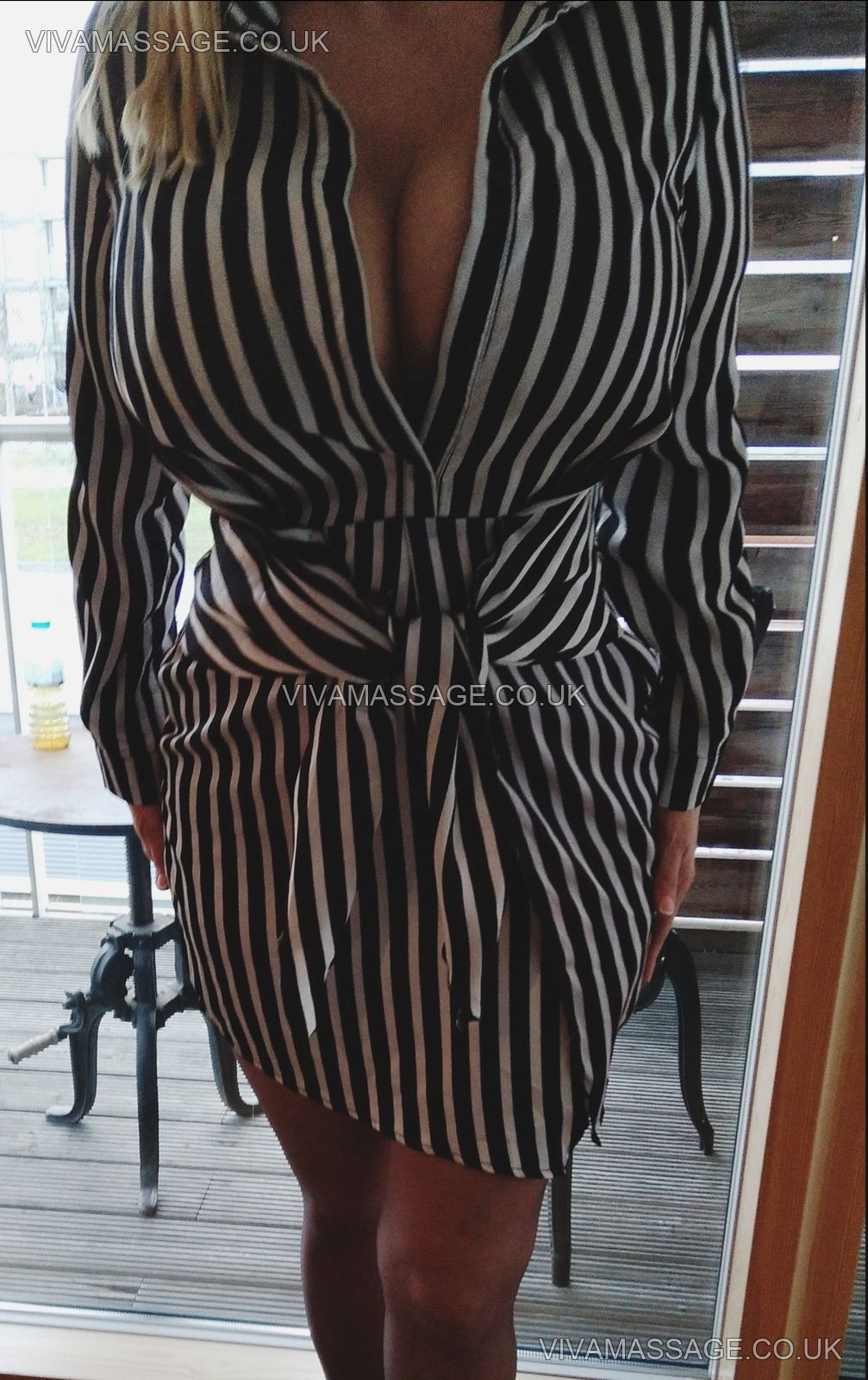 Photo 2 of English-busty-rachel