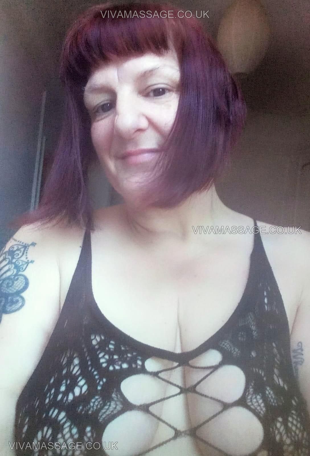 Photo 7 of RoxyCurvyEnglishMilf