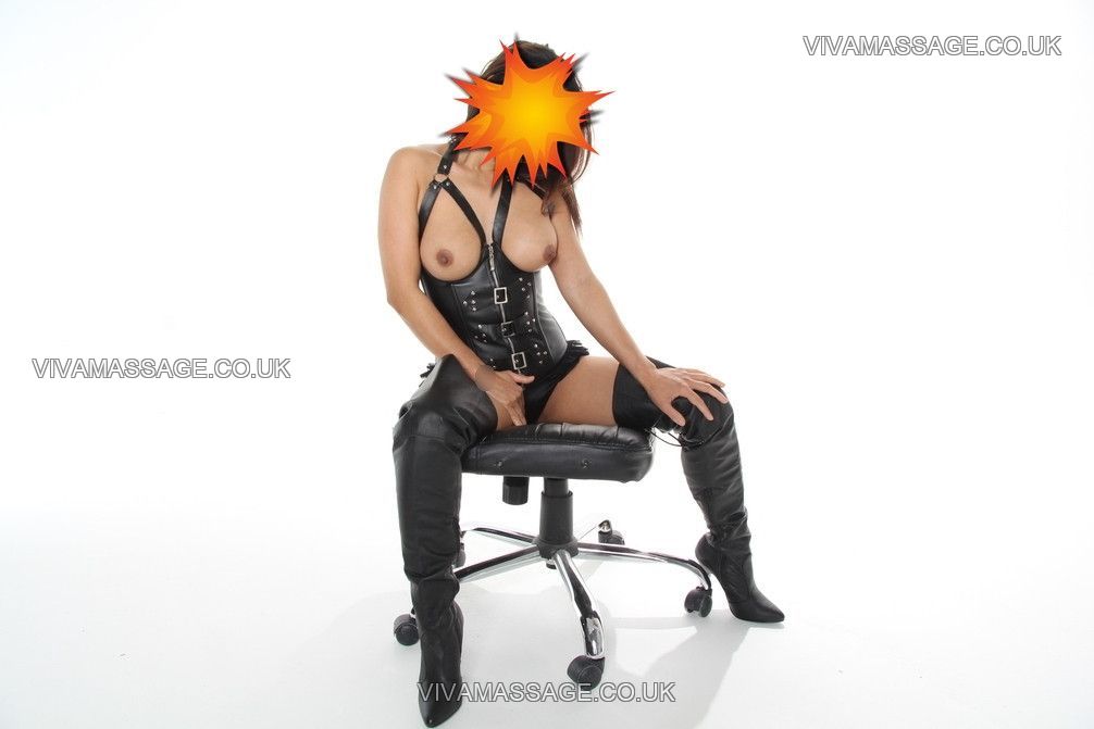 Photo 10 of Suzi Li