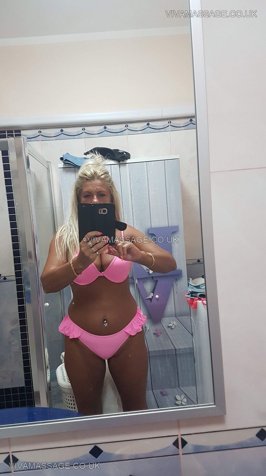 Photo 1 of Blond Suzy MILF