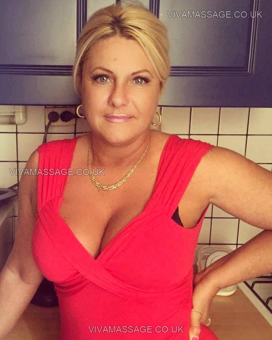 Photo 4 of Blond Suzy MILF