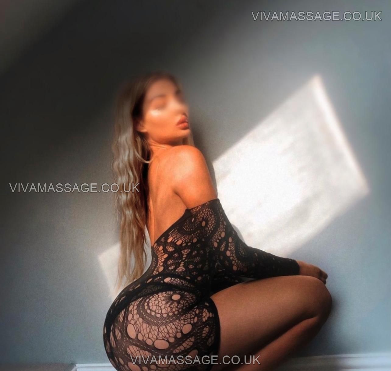 Photo 5 of Missenglishscarlettx