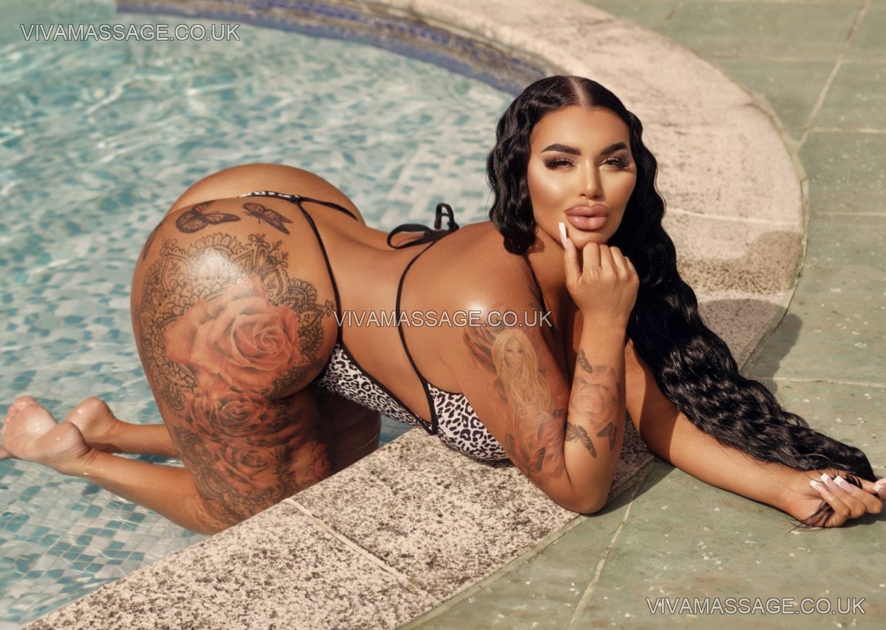 Photo 8 of BIGBOOTYELLIEXXX