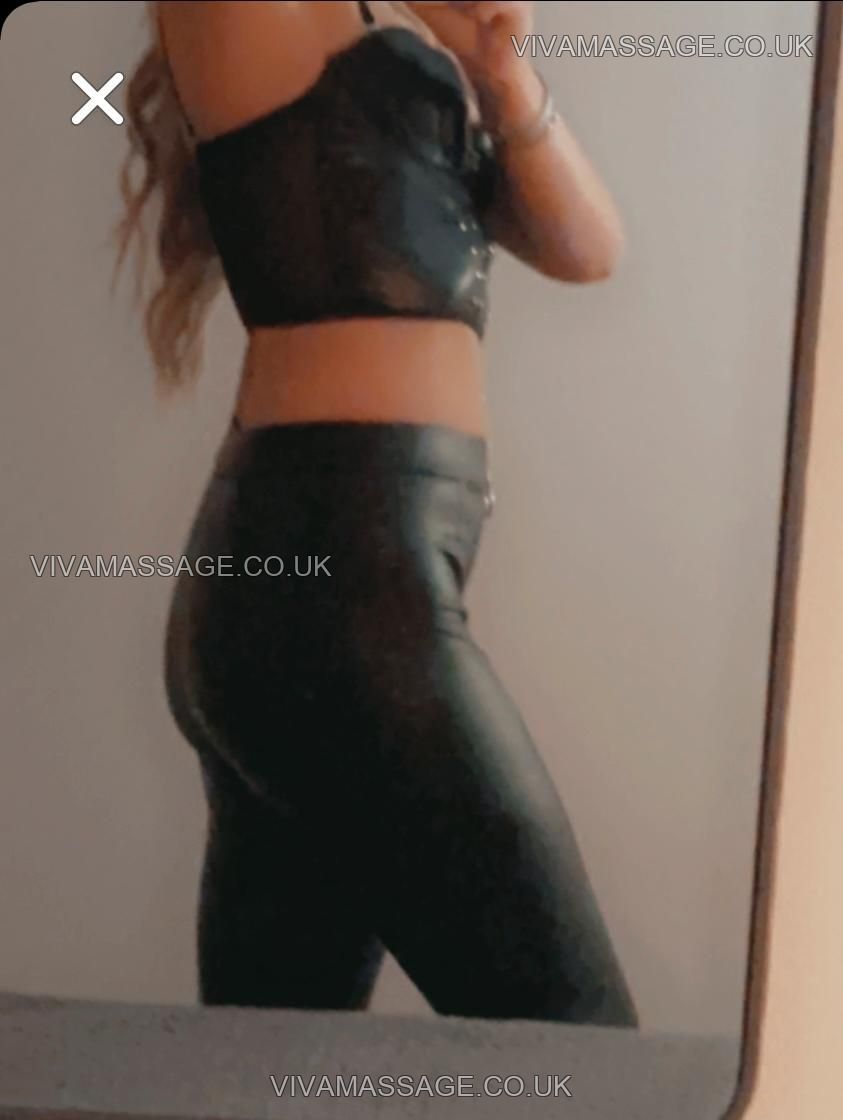 Photo 5 of Lara_xo