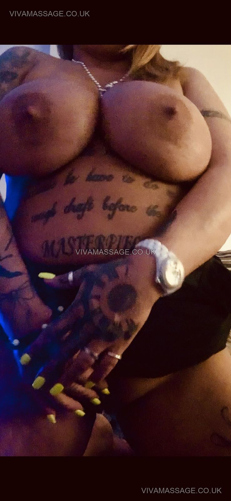 Photo 1 of Busty Sandy x
