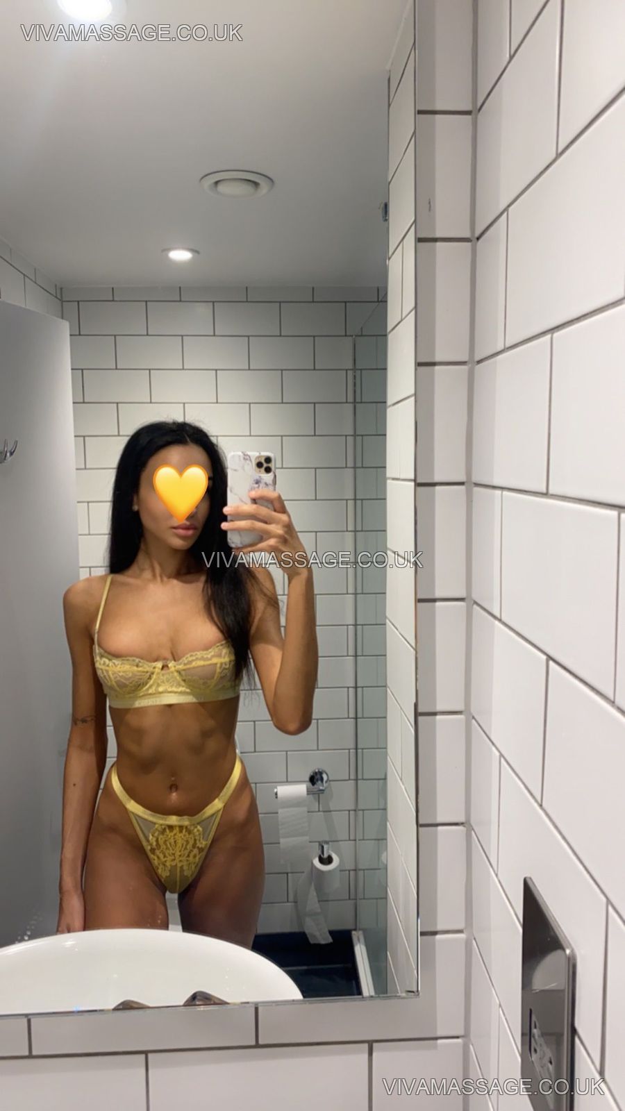Photo 1 of carmenkissesx