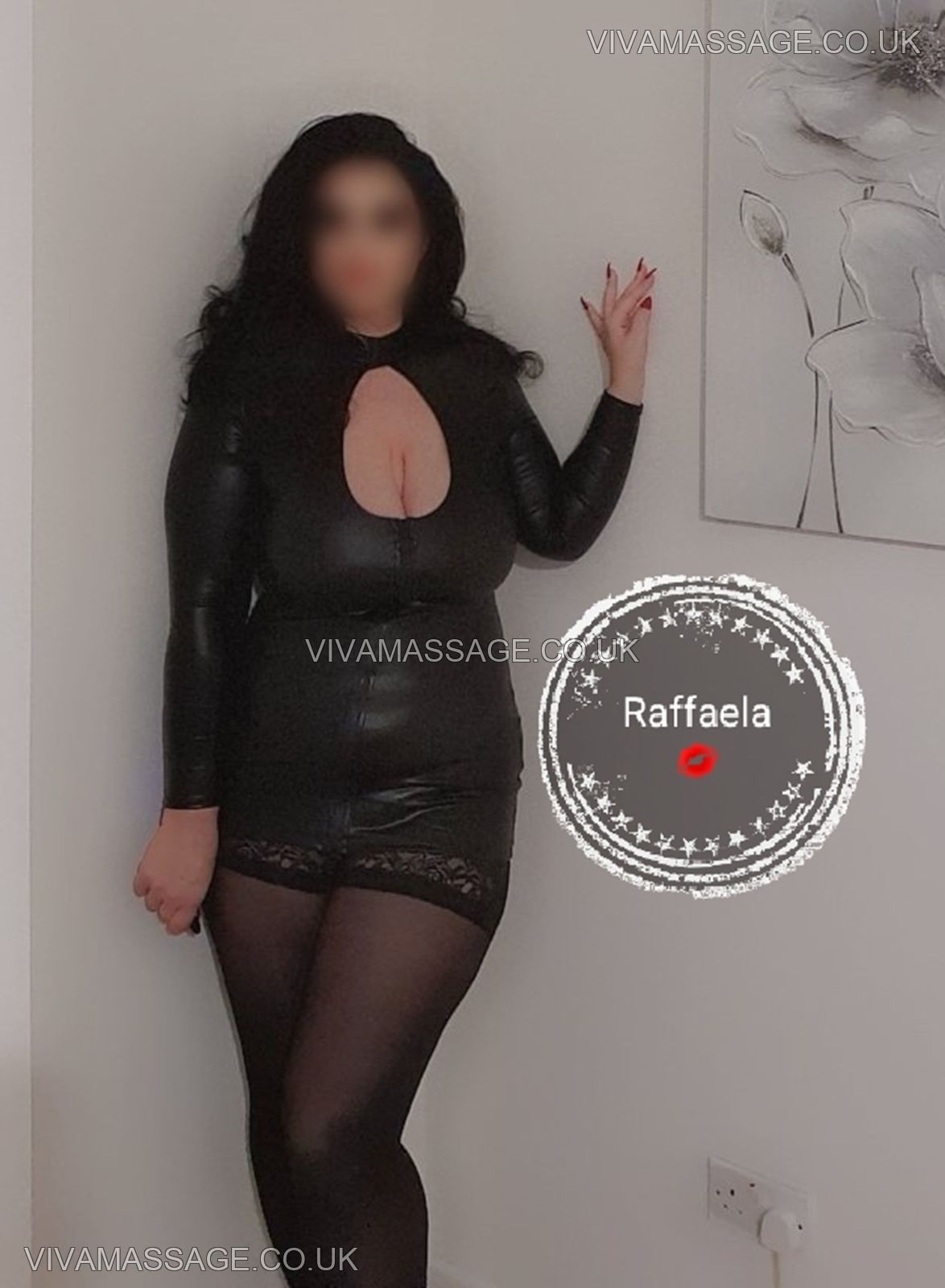Photo 3 of SEXY RAFFAELA