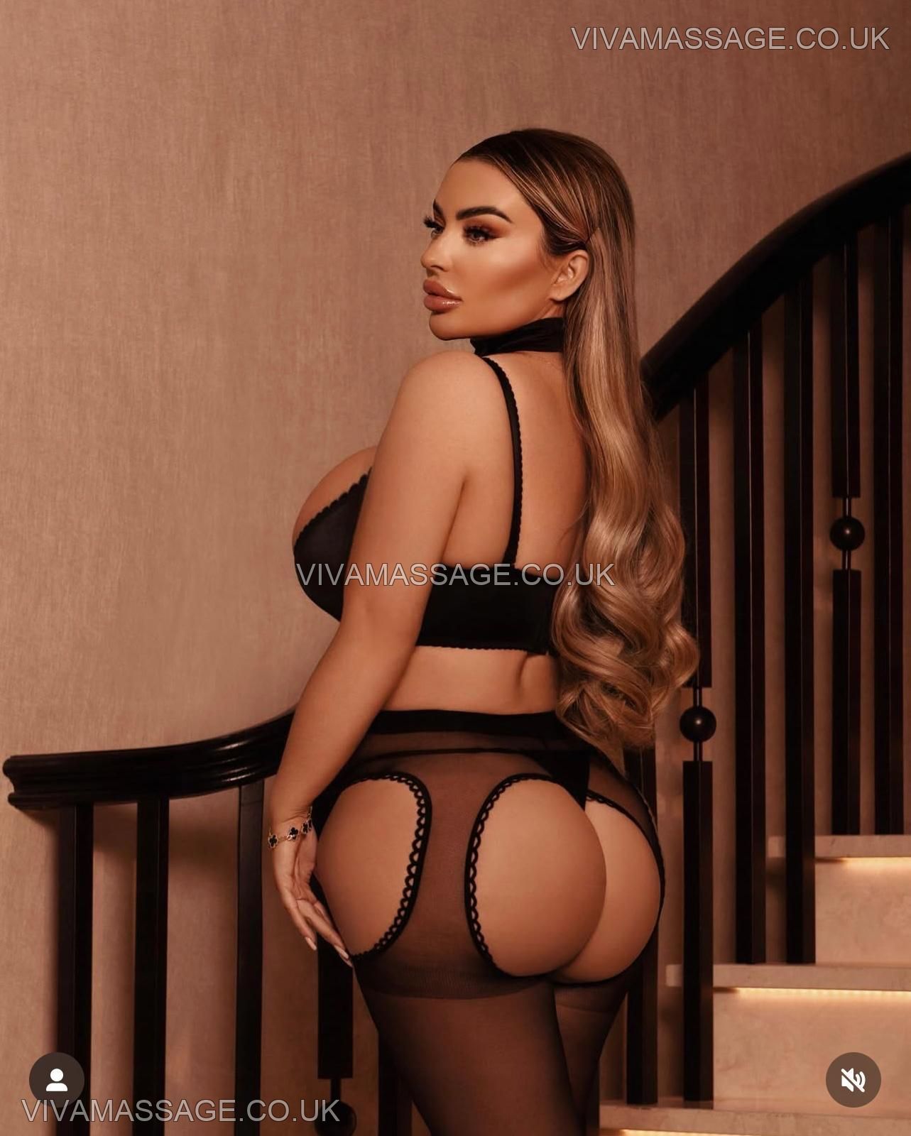Photo 9 of BritishBustyL