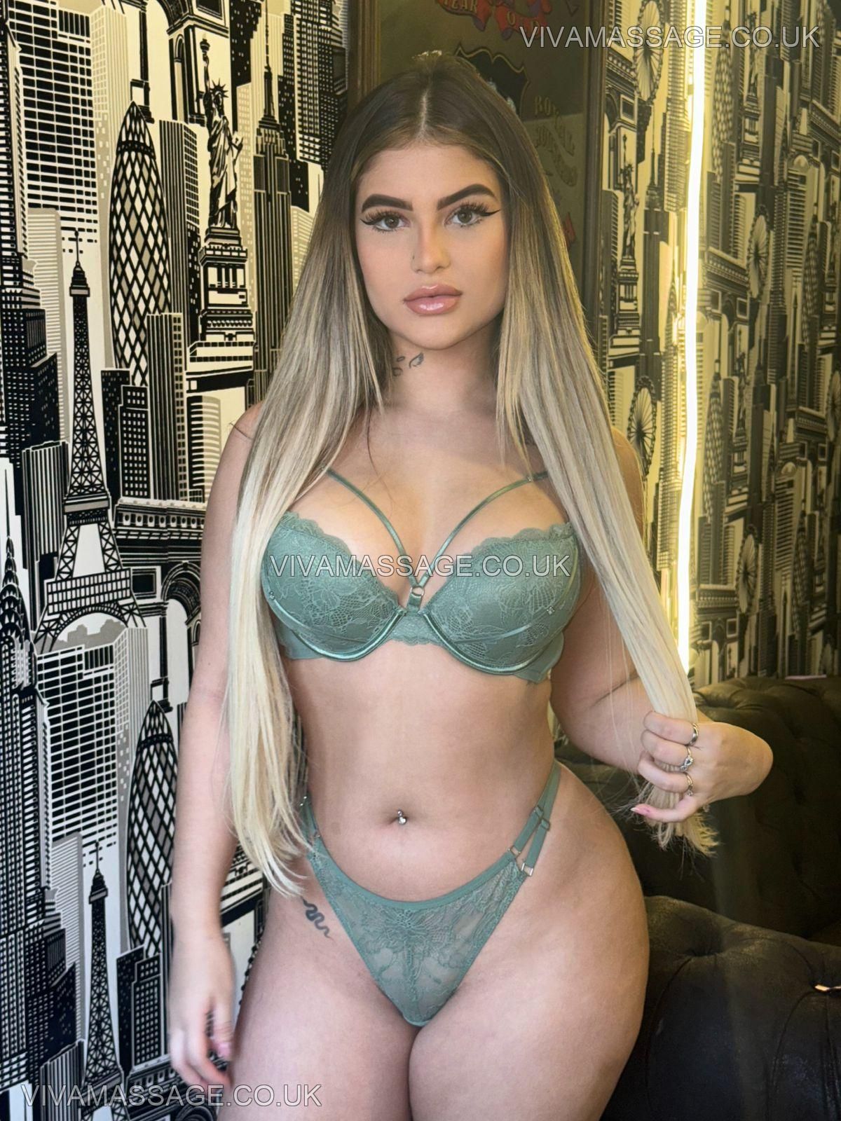 Photo 6 of SEXY BLONDE LILY