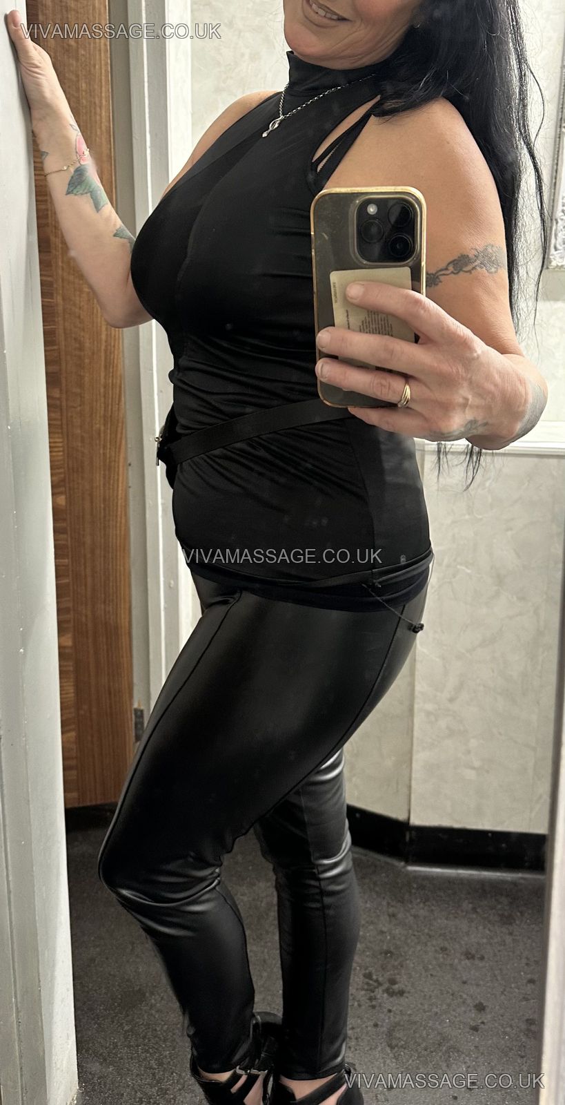 Photo 5 of holly dymond