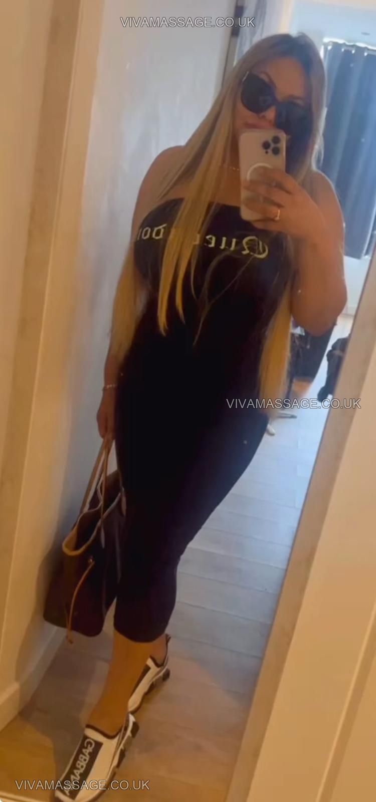 Photo 6 of Maya 38EE Busty