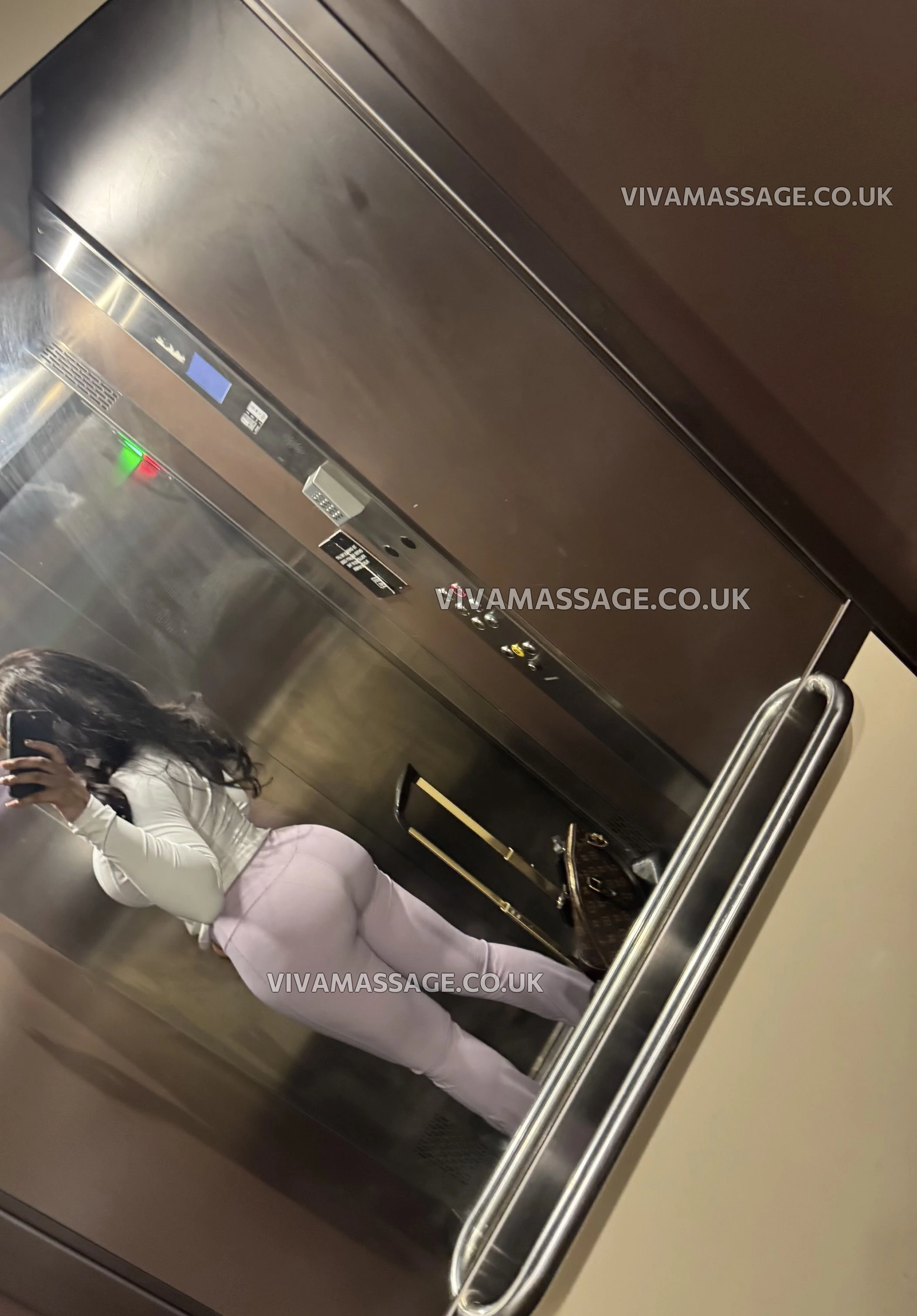 Photo 37 of Pretty_Ari