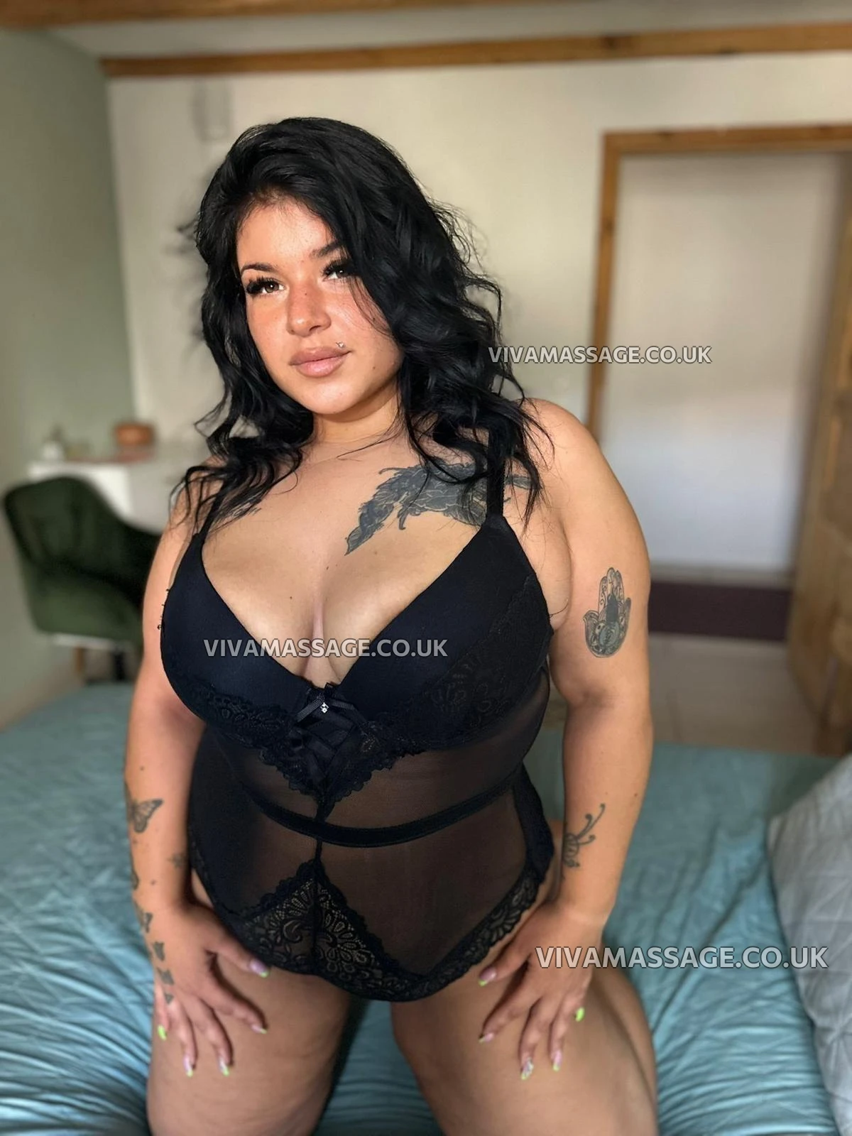 Photo 7 of CurvyBrenda