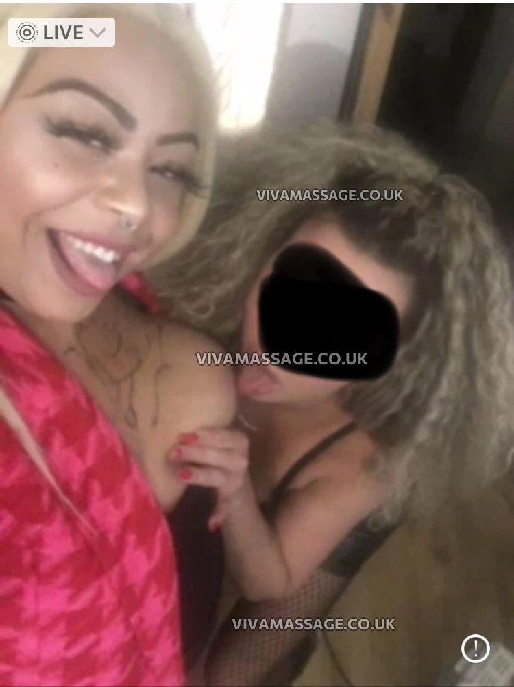 Photo 1 of British TaylorReign