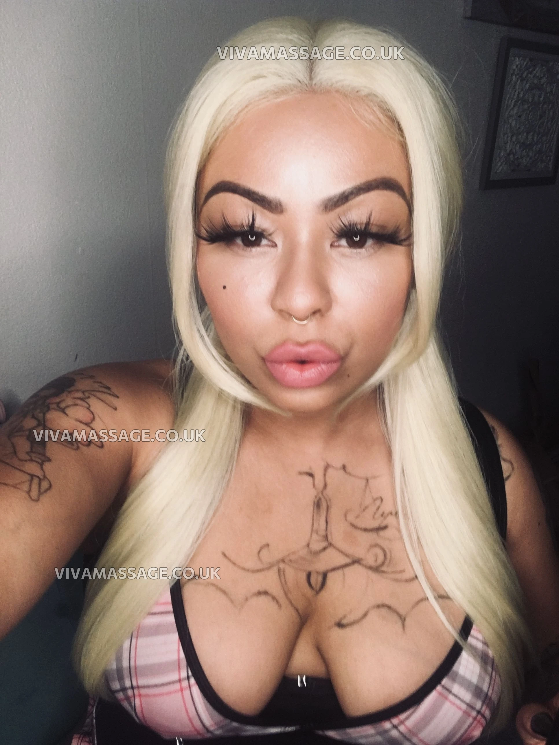 Photo 5 of British TaylorReign