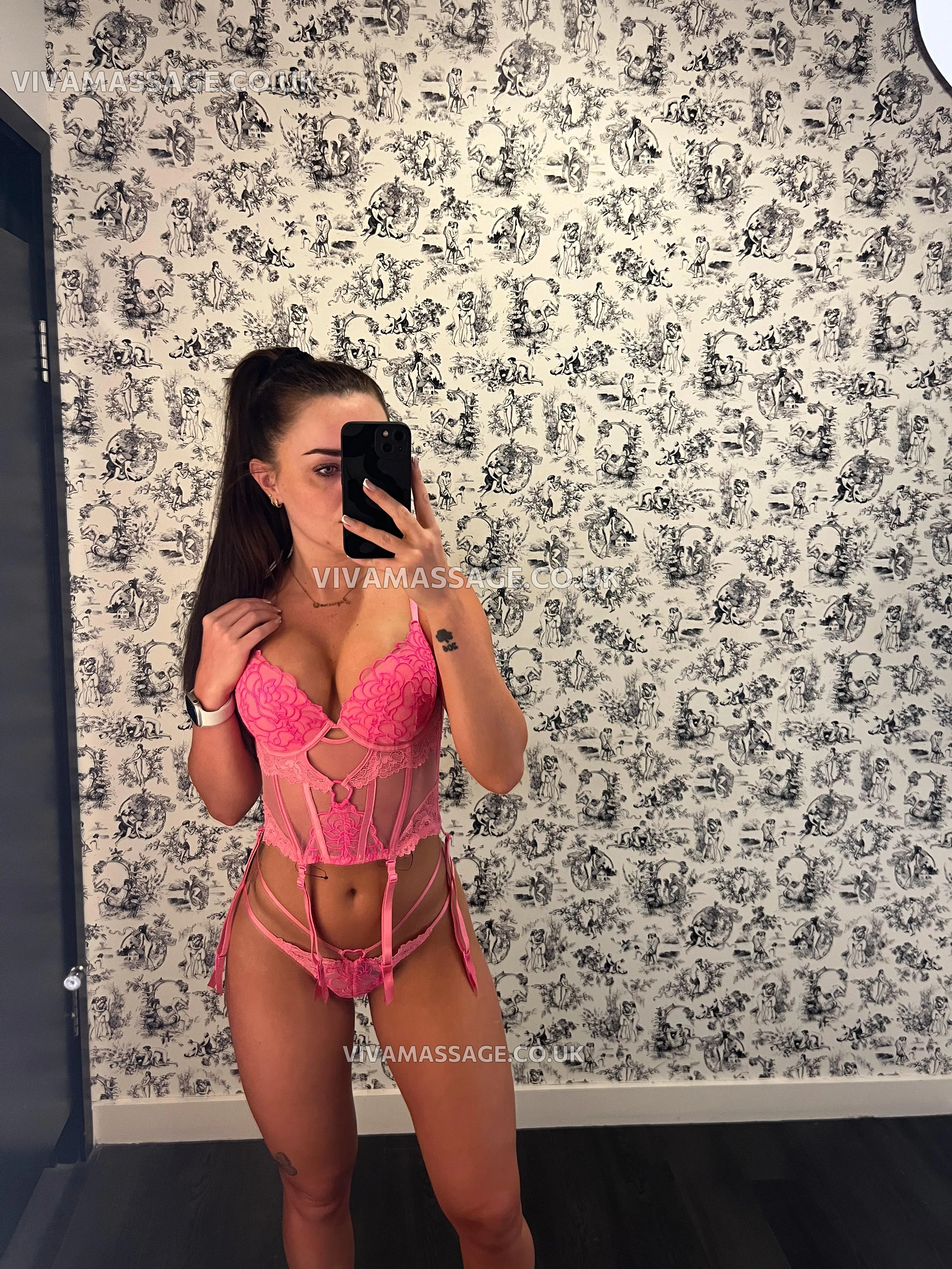 Photo 17 of English_Angel