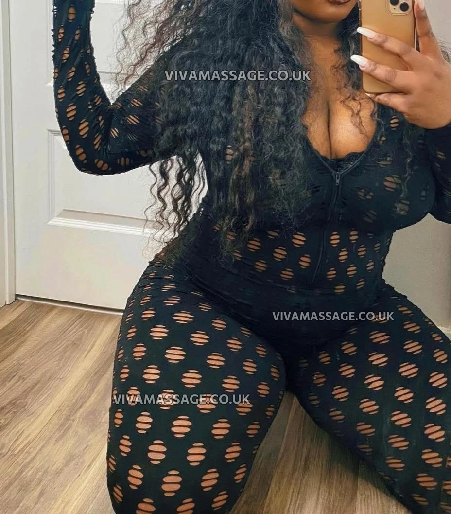 Photo 1 of CandiiCurves