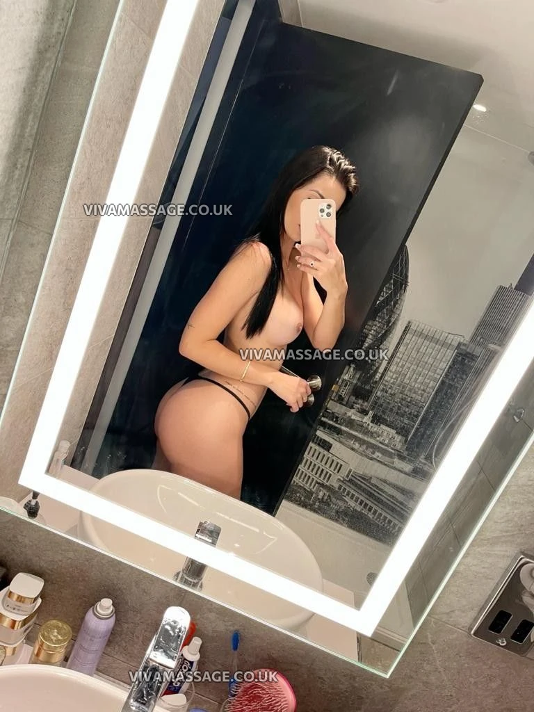 Photo 17 of Party Luna GFE