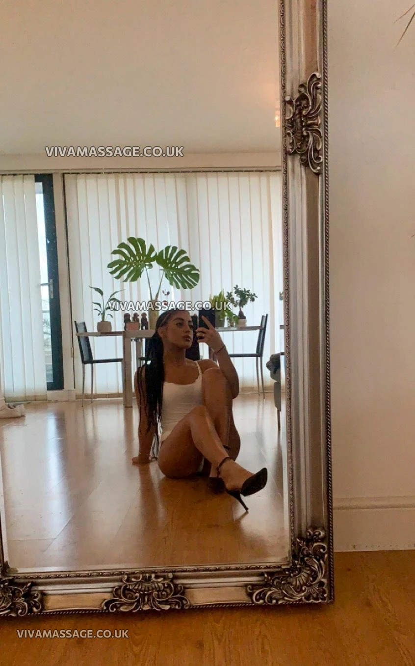 Photo 2 of Nina Khalifa