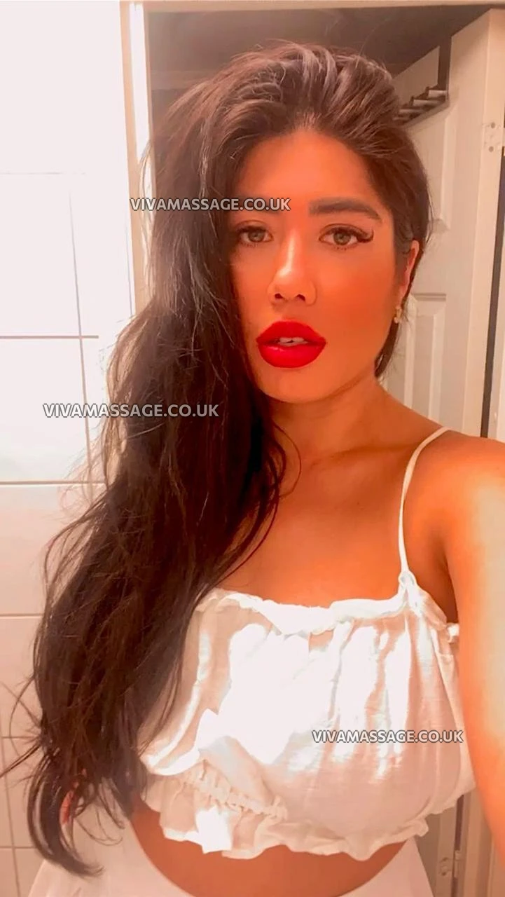 Photo 4 of Larissa Girl