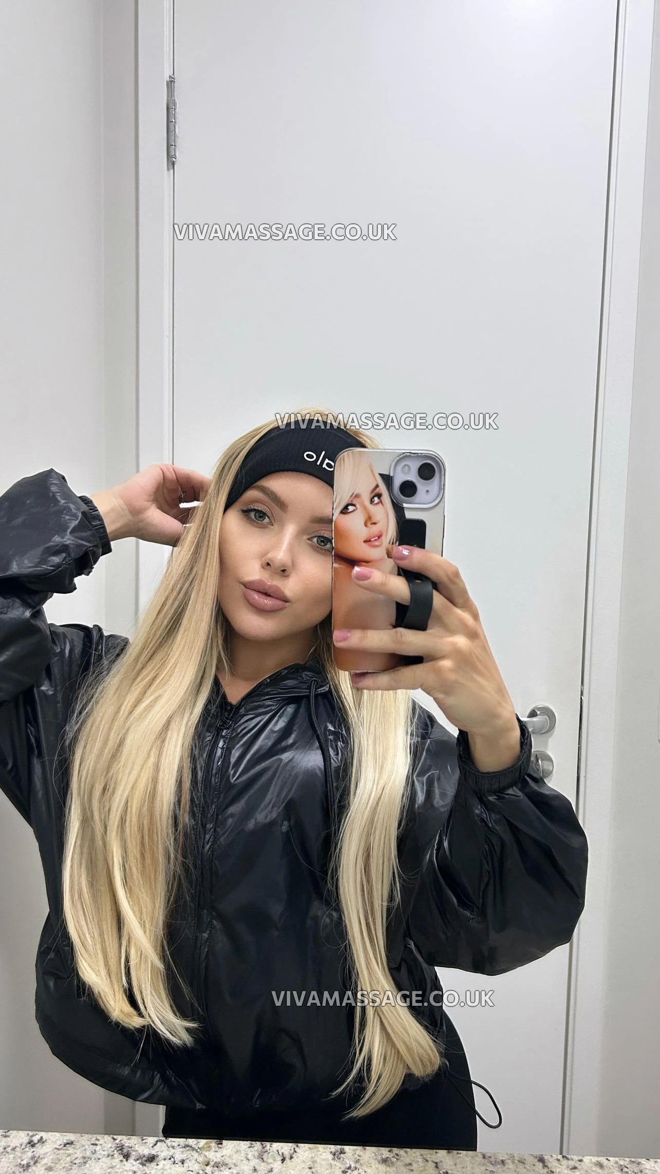 Photo 5 of STUNNING BLONDE 