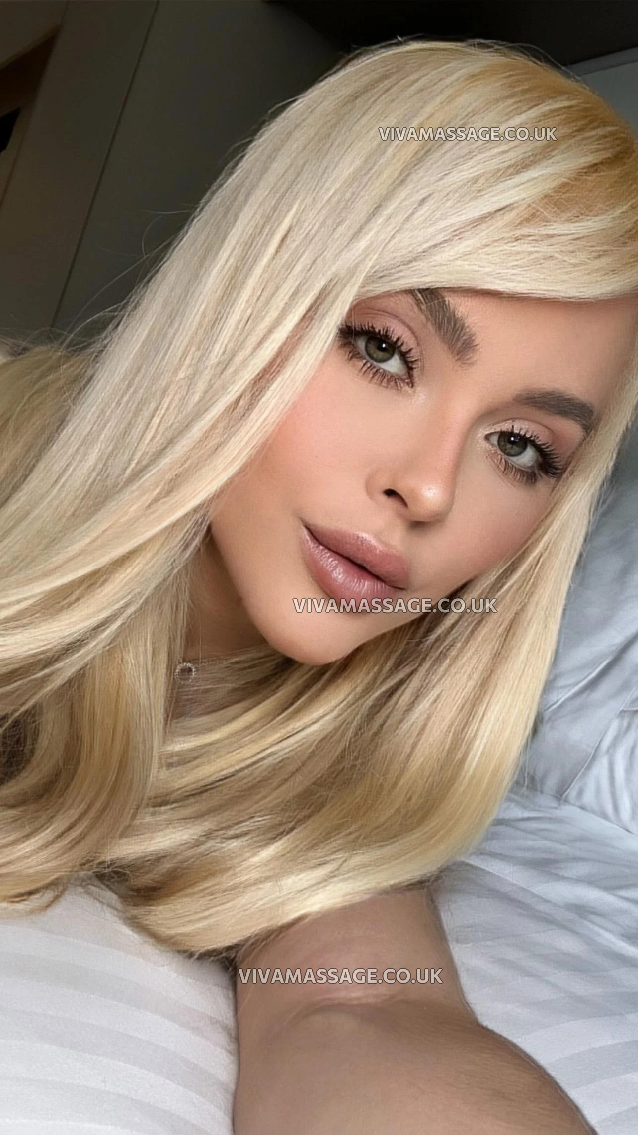 Photo 11 of STUNNING BLONDE 