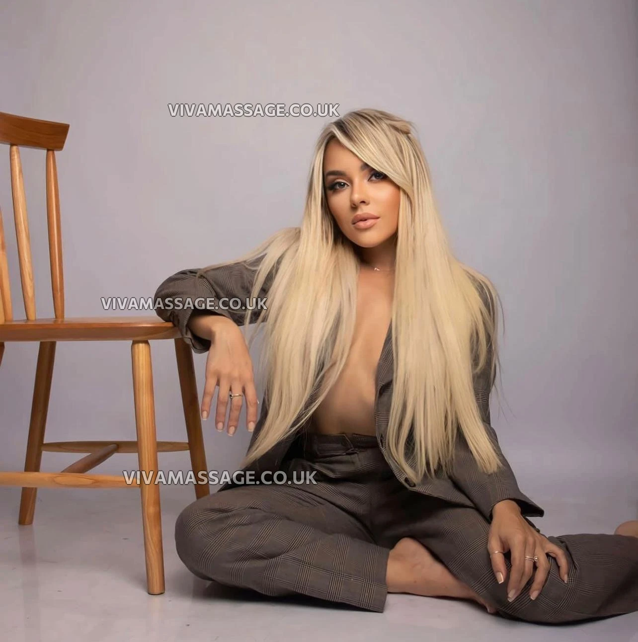 Photo 6 of STUNNING BLONDE 