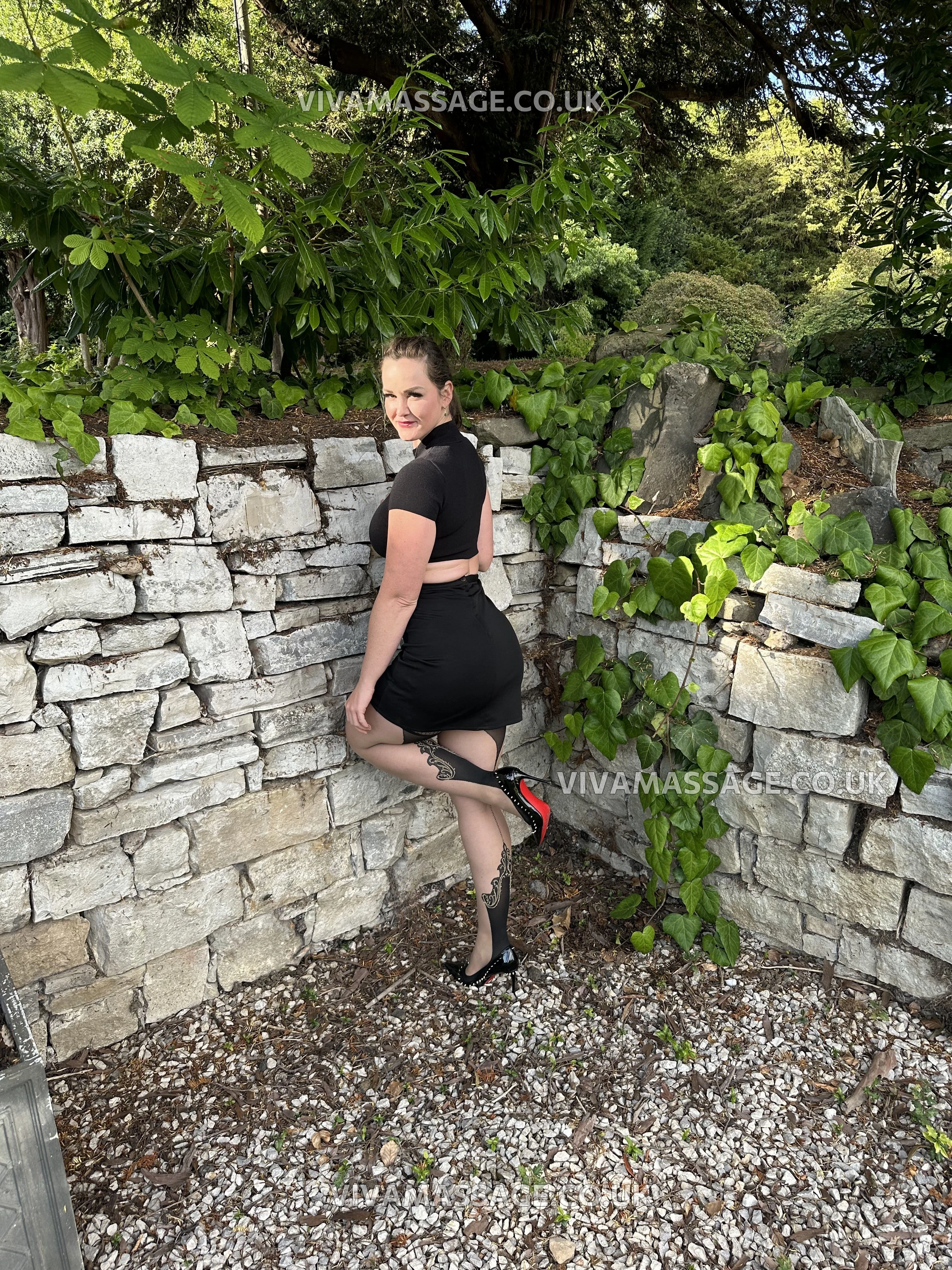 Photo 42 of ViviennelAmour