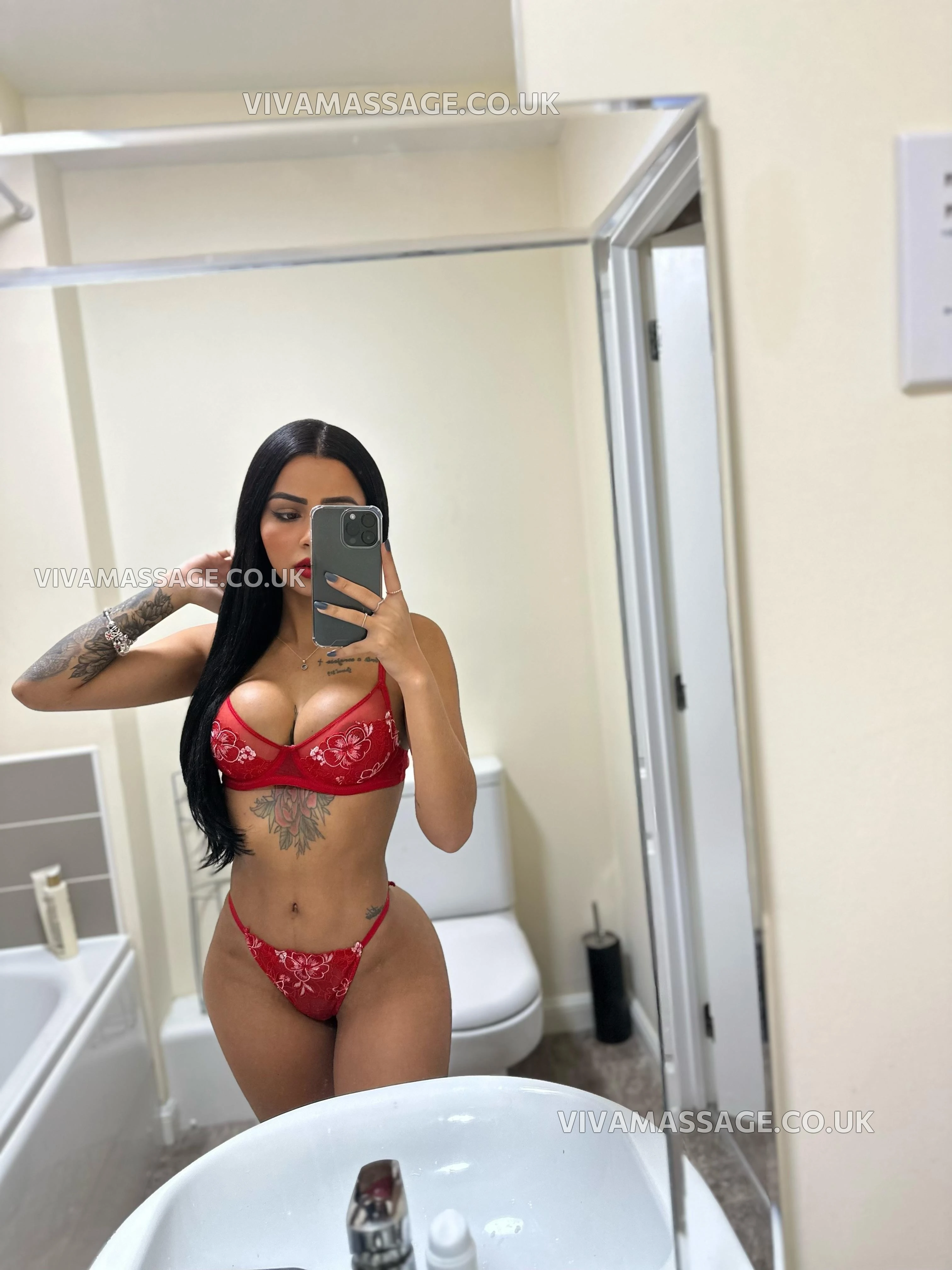 Photo 1 of ZARA_DELICIUS