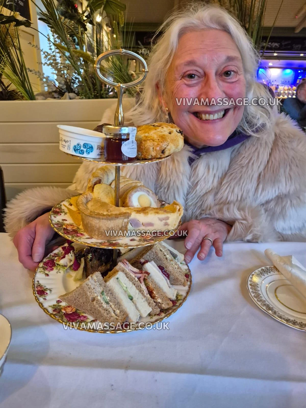 Photo 14 of Louise1955