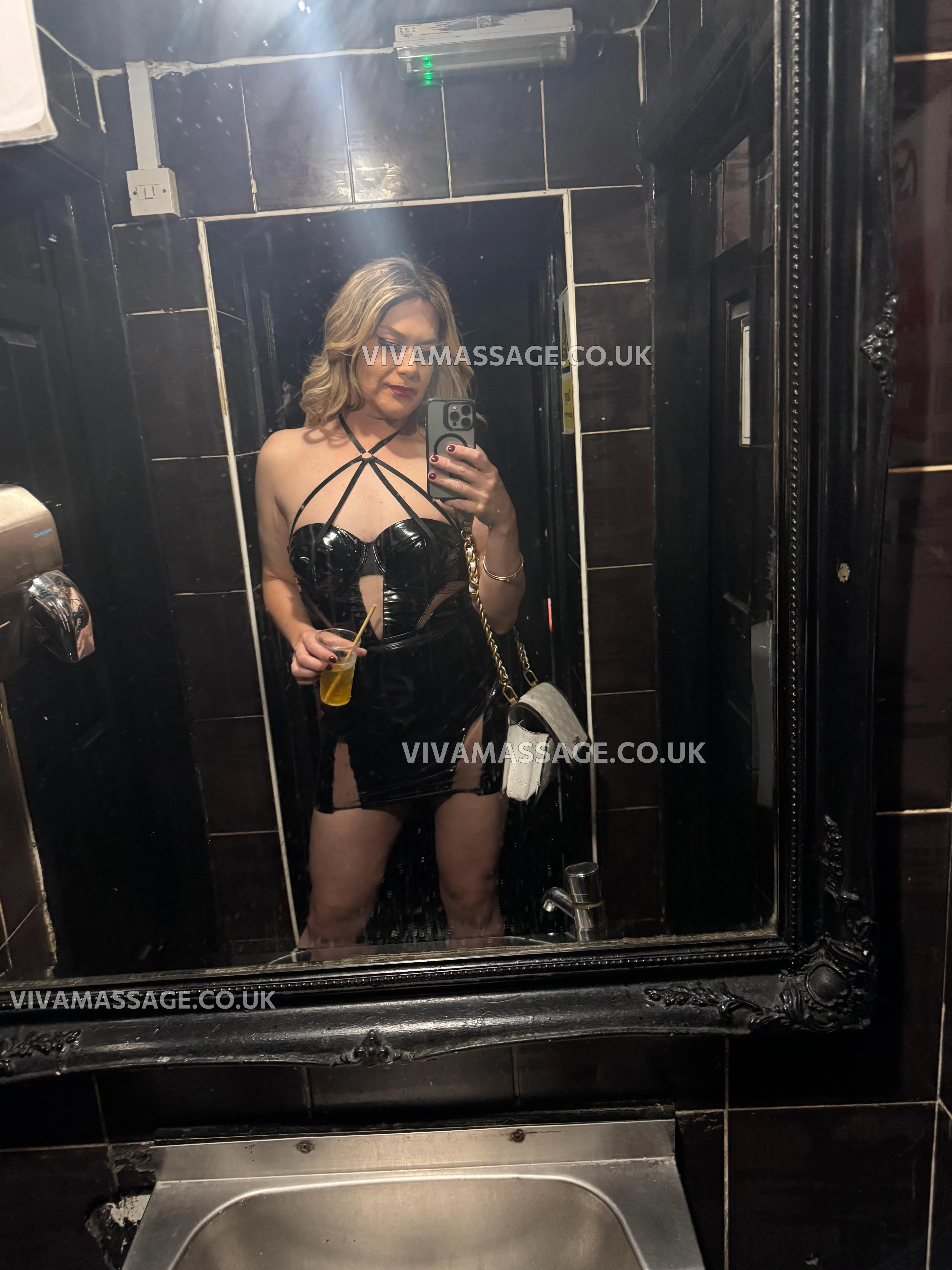 Photo 1 of Mistress Vicky