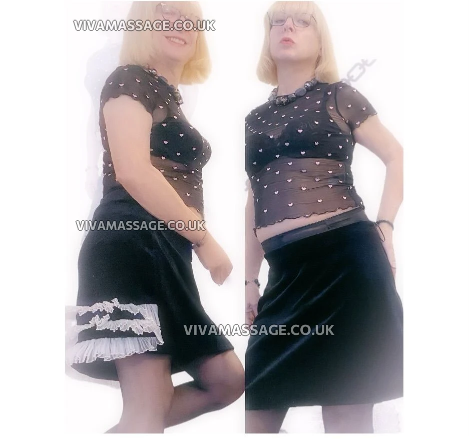 Photo 3 of Lisa_Smiles