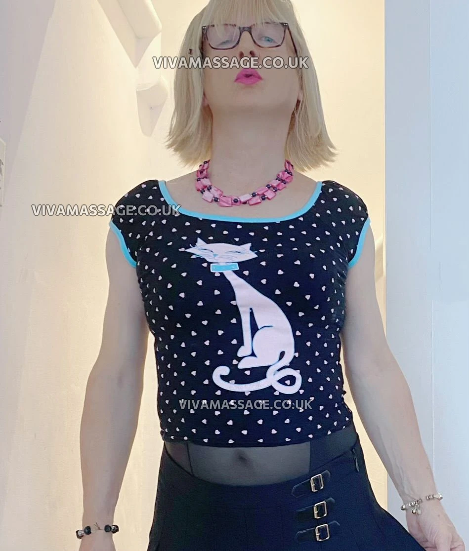 Photo 33 of Lisa_Smiles