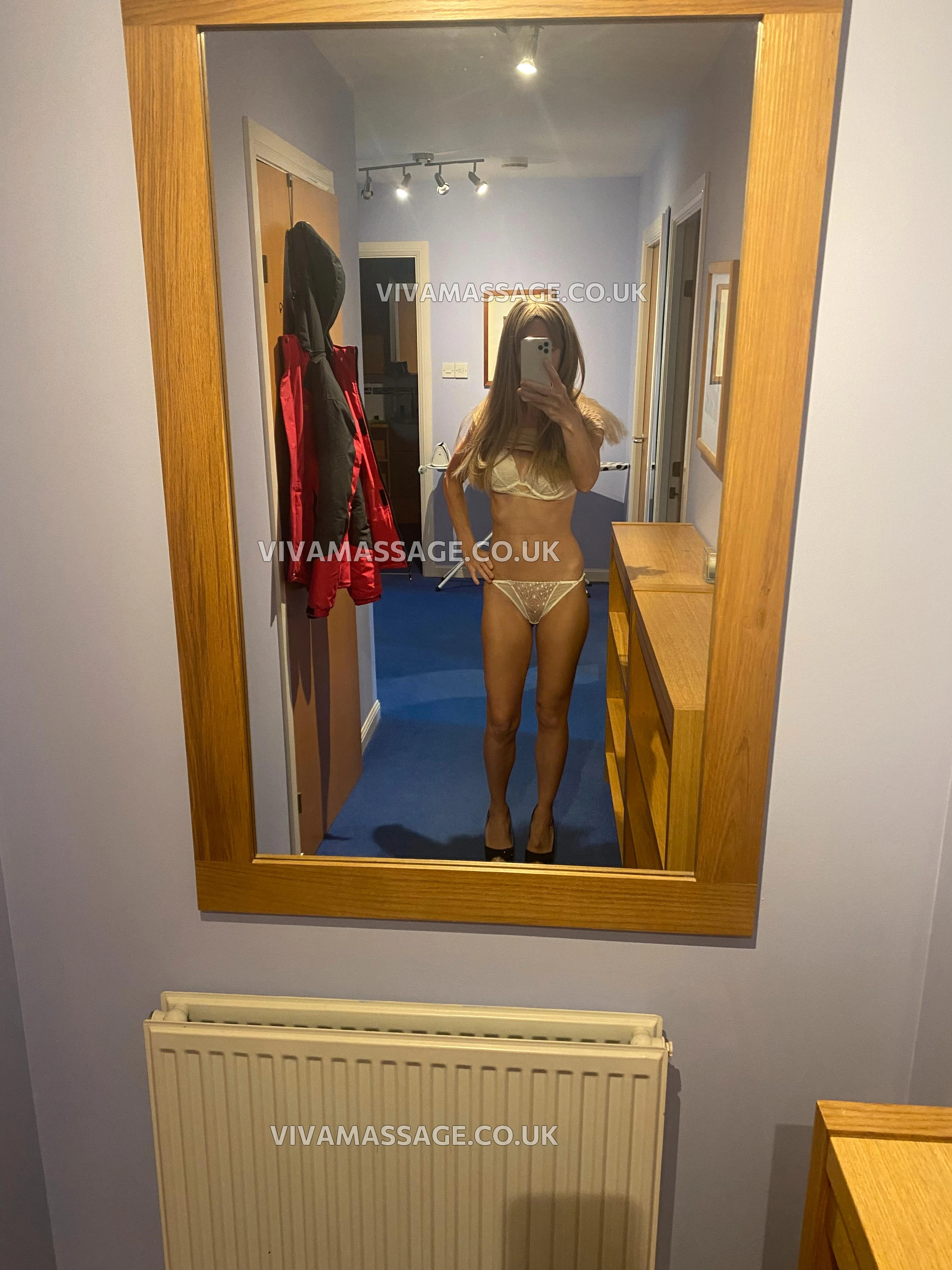 Photo 6 of Petite Agnes x