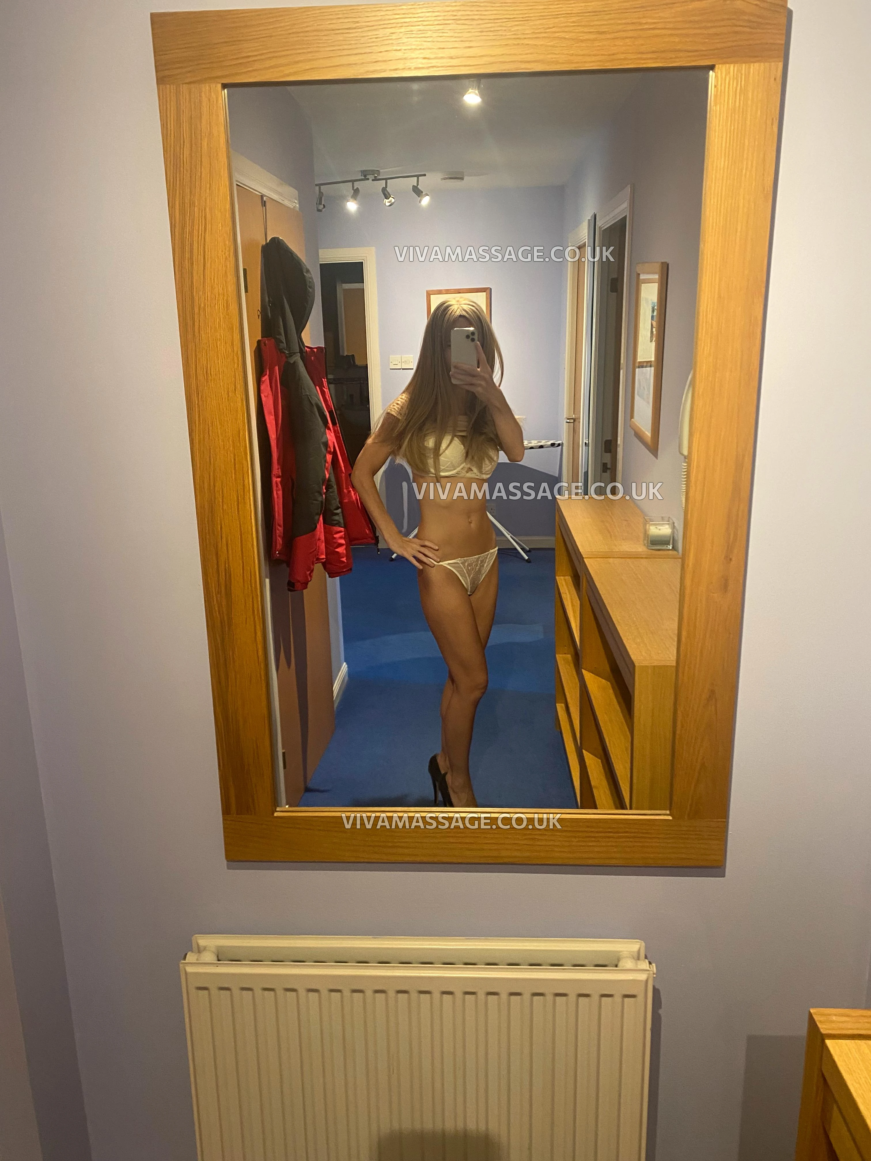 Photo 4 of Petite Agnes x