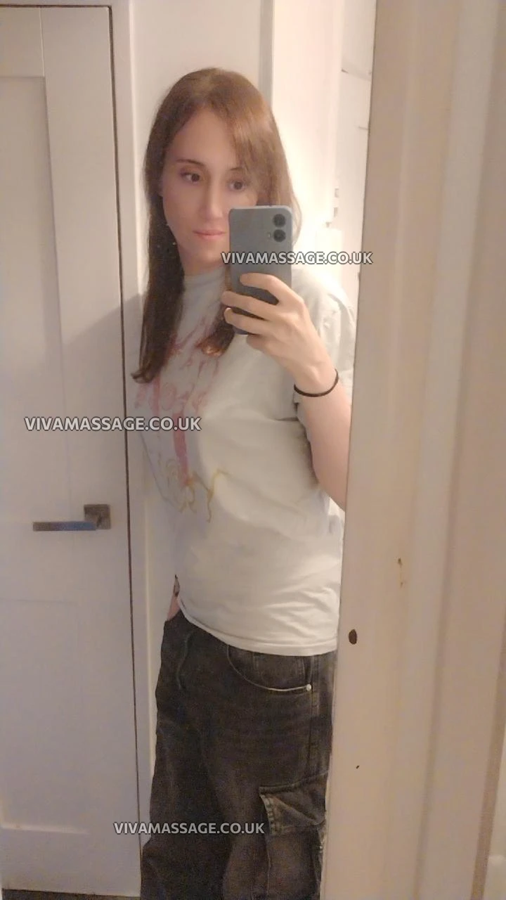 Photo 7 of LucyLondon