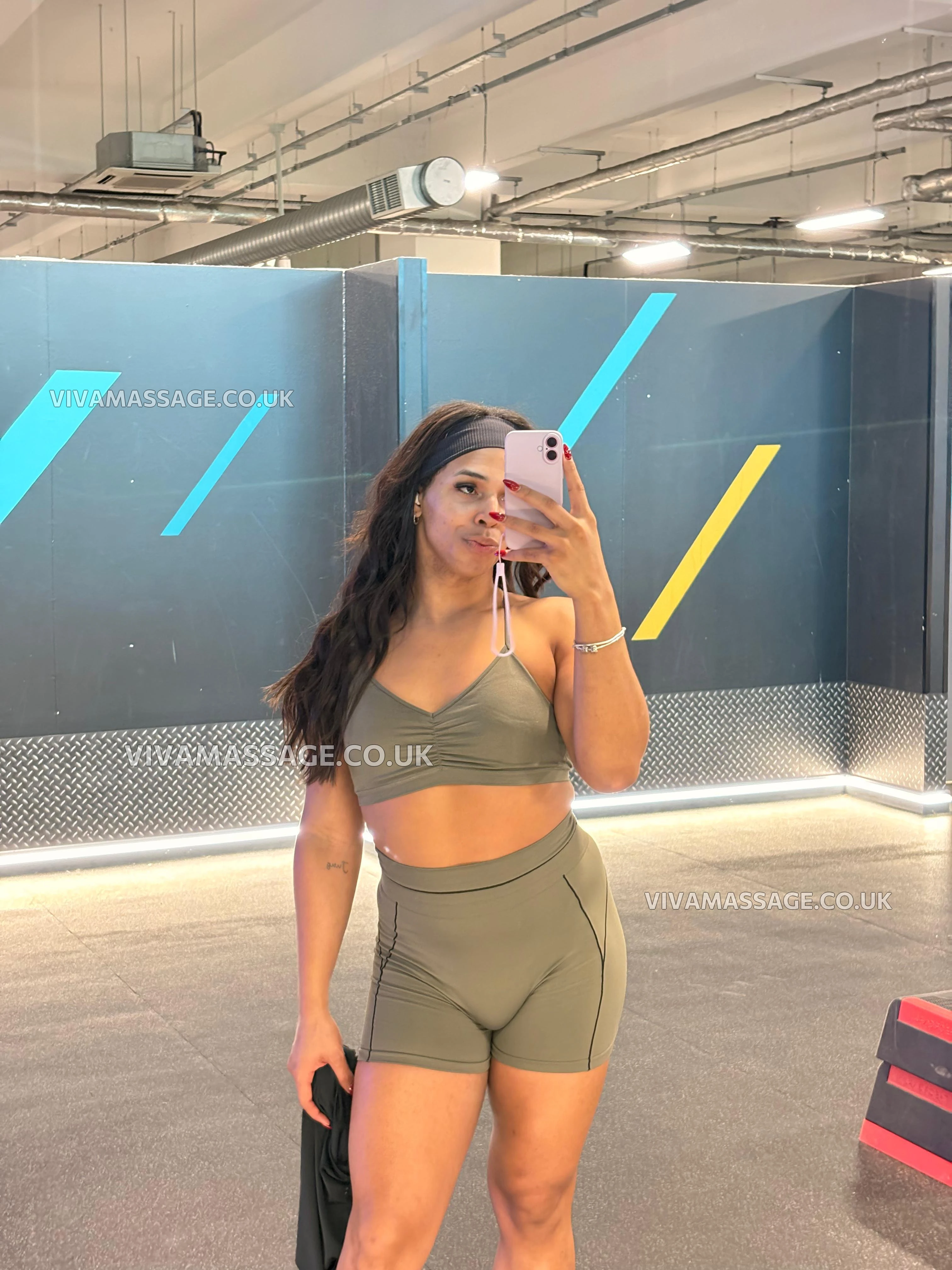 Photo 4 of Iasmin Brazillian TS