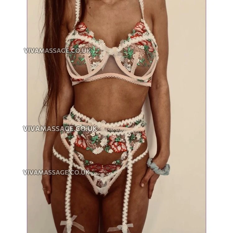 Photo 3 of Lilyanne02