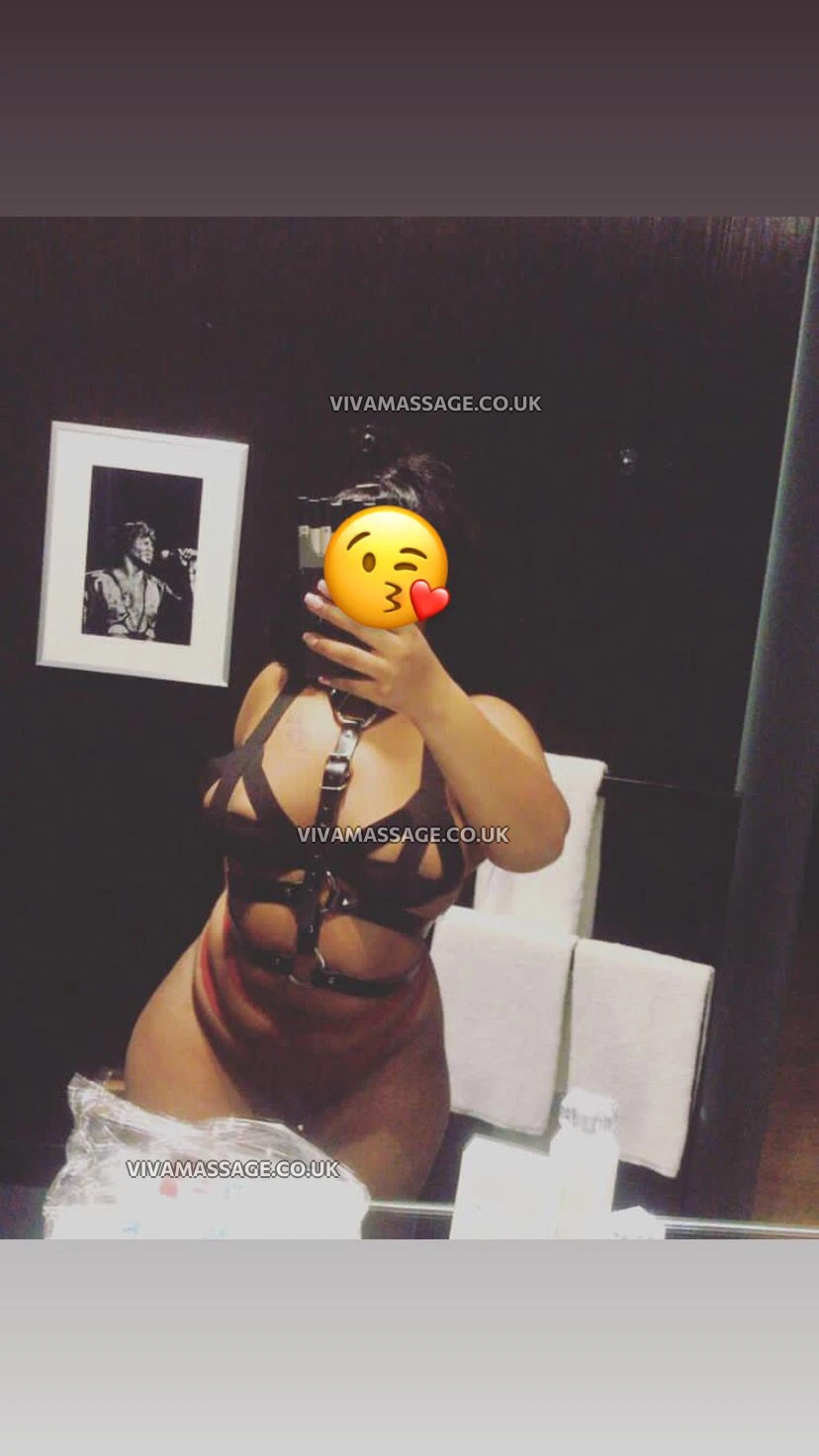 Photo 5 of TiffanyBanxxx