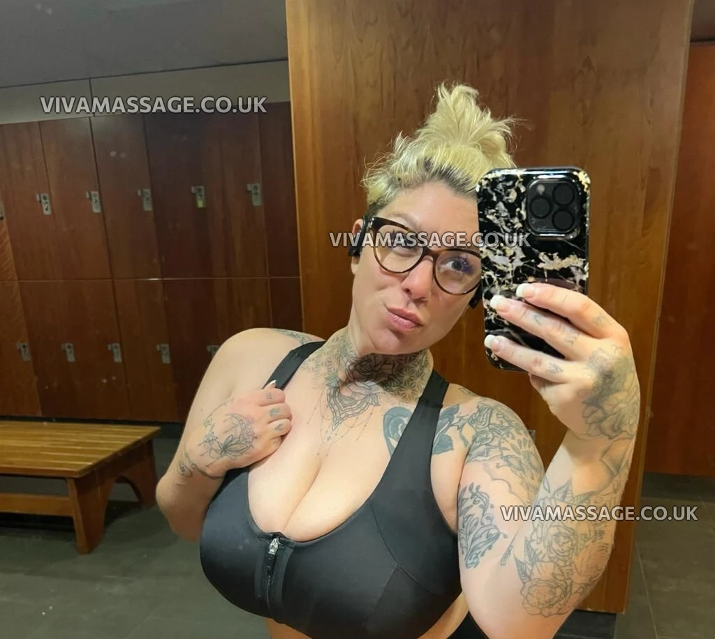 Photo 34 of Katie Summer