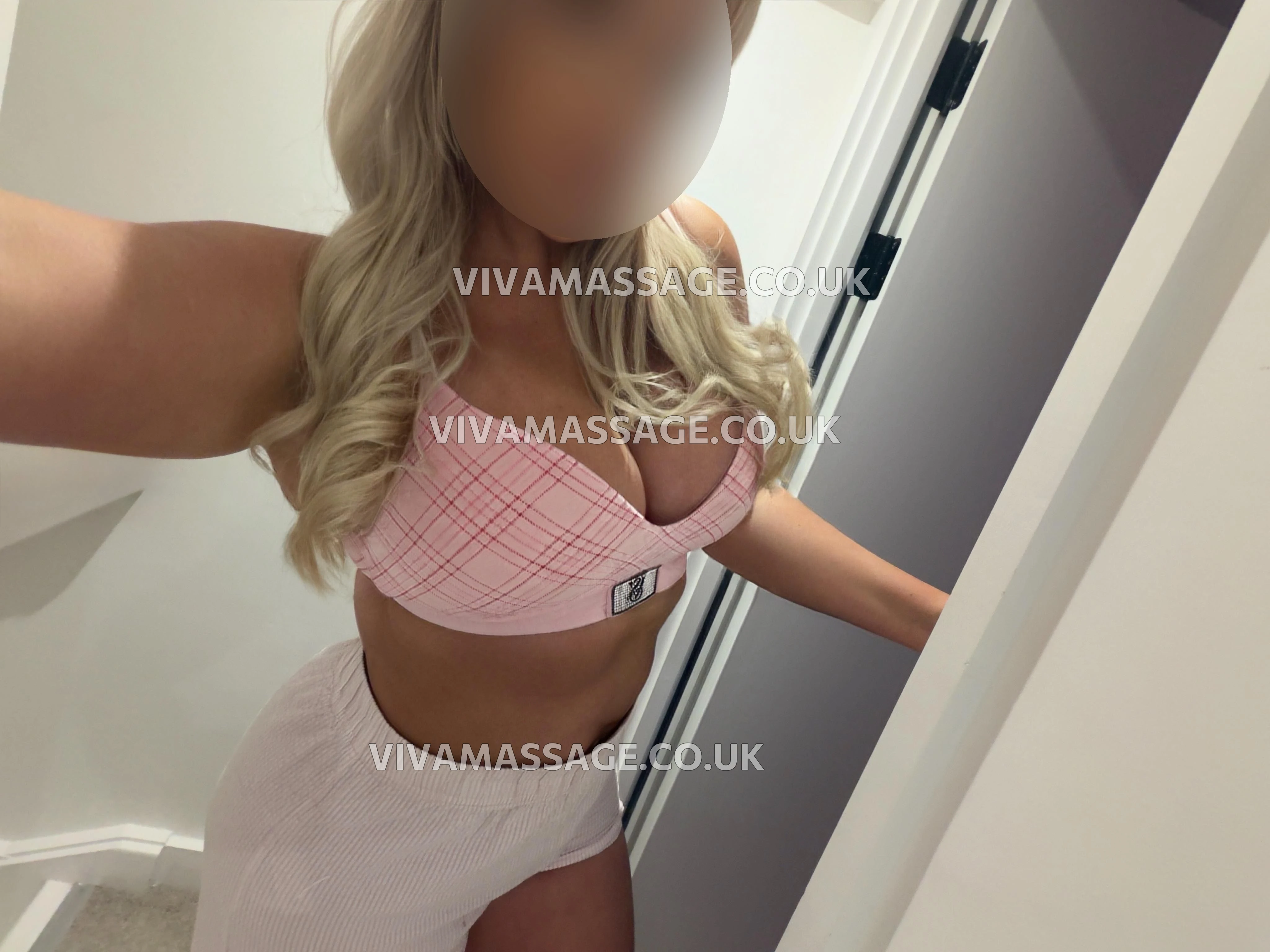 Photo 3 of LucyBlondexx