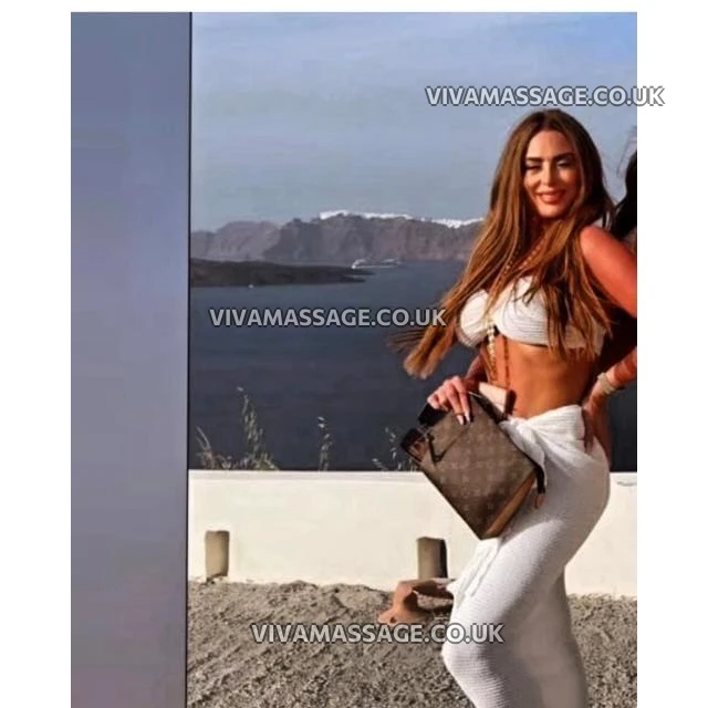 Photo 33 of GlamourSasha_