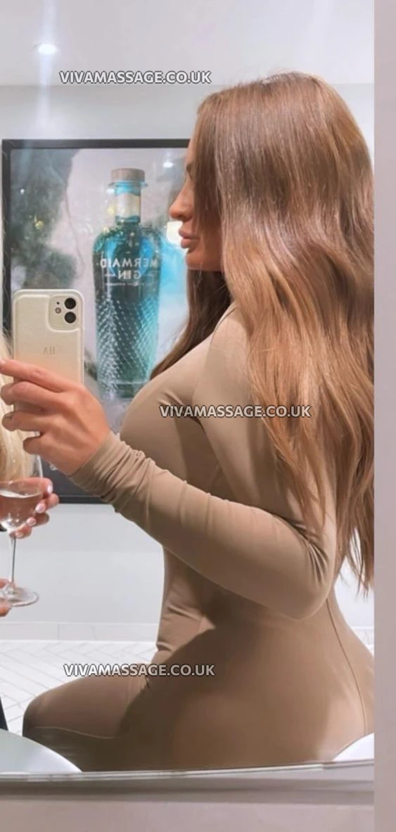 Photo 53 of GlamourSasha_