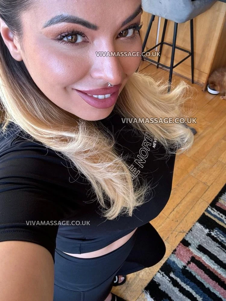 Photo 5 of Blonde Seduction X